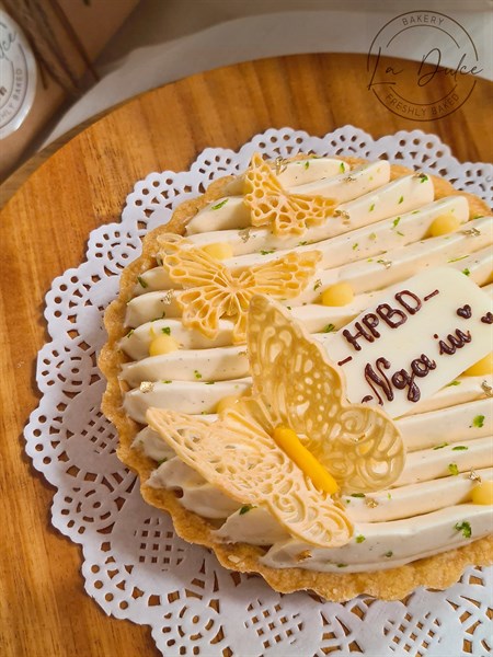 Lemon tart at La Dulce Bakery in Da Nang