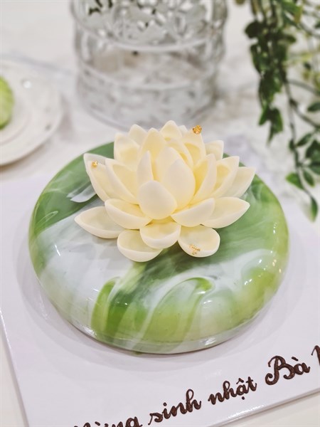 Peaceful Pond entremet 18cm (cái)